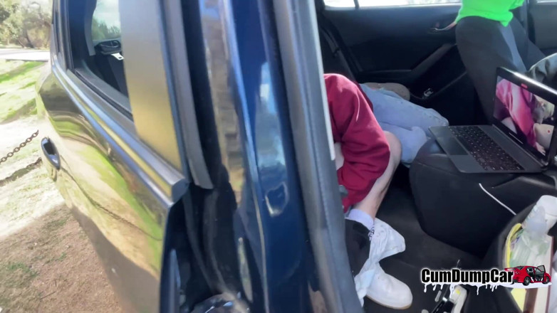 CumDumpCar: Grande gozada! Chupando meu carro dl homie diversão hardcore gay...