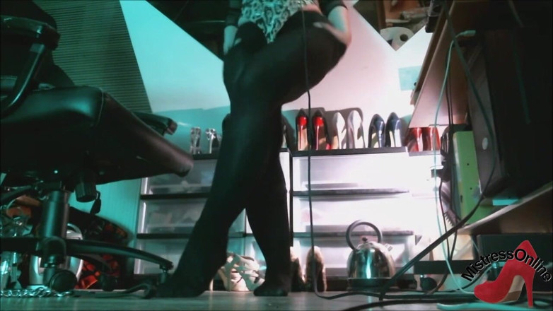 MistressOnline: Ich zieht meine strumpfhose aus