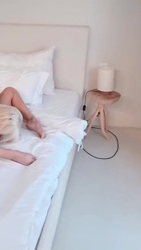Grandi tette ragazza bionda e piccola rossa in trio