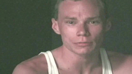 Gaybareback: Esse cara pode se chupar