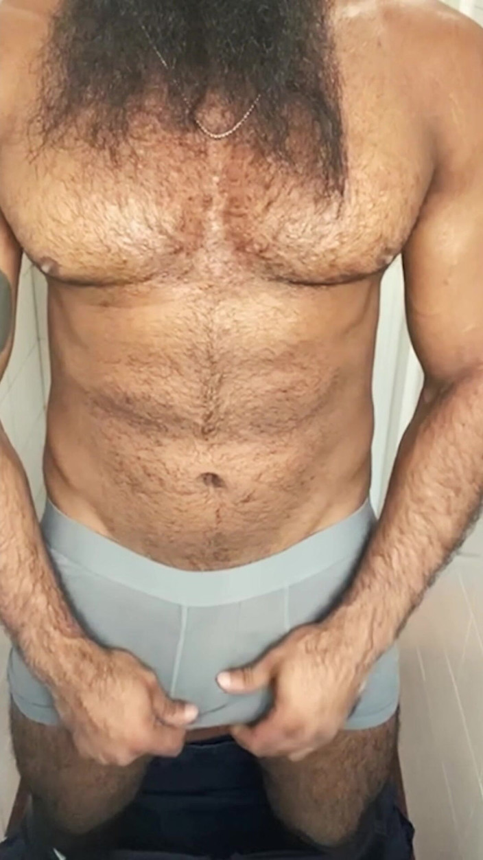 Wesley Fudedor: Brodacz i wytrzymały mężczyzna szarpiący się i orgazm