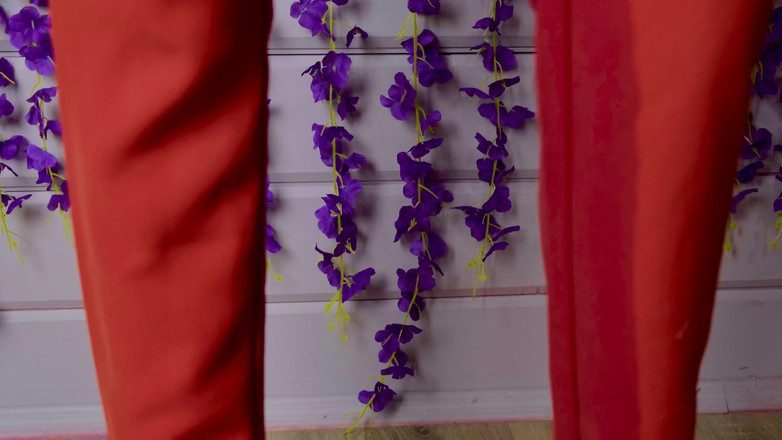 Eva Deva: おしっこがたくさん!見て、床がどれだけ濡れてるか!