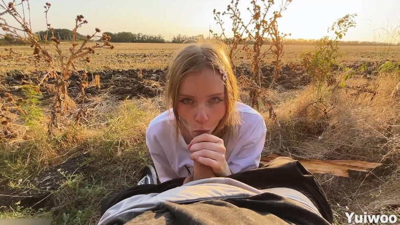 Yuiwoo: Boquete suave no pôr do sol de uma linda ruiva...