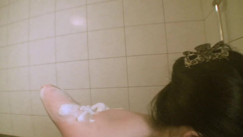 Asian Mature Climax: Futai în baie cu o brunetă asiatică drăguță