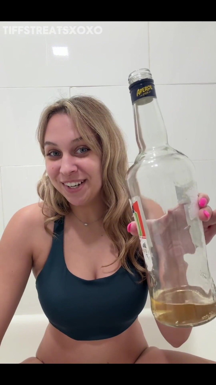 Tiffstreatsxoxo: 11 pișat, un videoclip!!