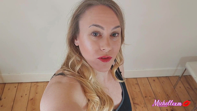 Michellexm: POV svalnatá dívka tě zvedne do krku svými obrovskými pažemi...