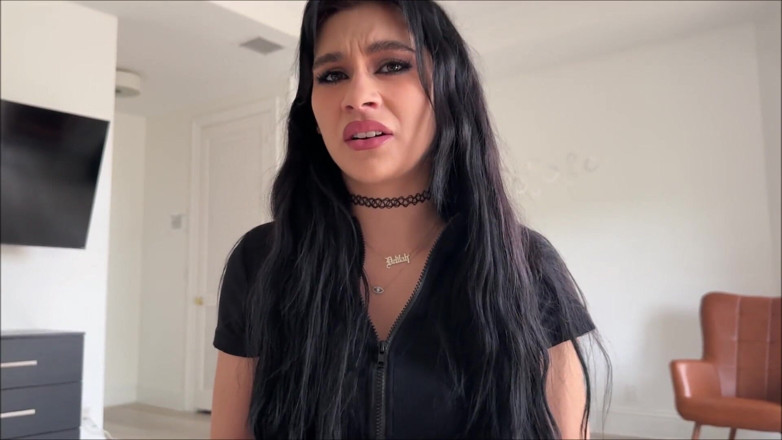 Alex Adams: Hot StepSis Catches Me Taking Pics of Her Feet - Delilah...