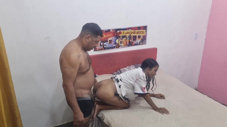 LeoOgro: Zasraná Žena Z Akademie