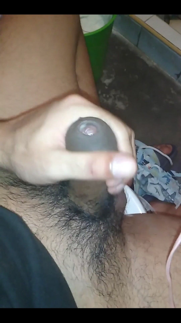 AlexAlejandro13: Cowok ini pengen banget dientot sama kontol besar cowok ini...