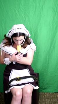 Eileen the Cornhusker Has a Popcorn Orgasm