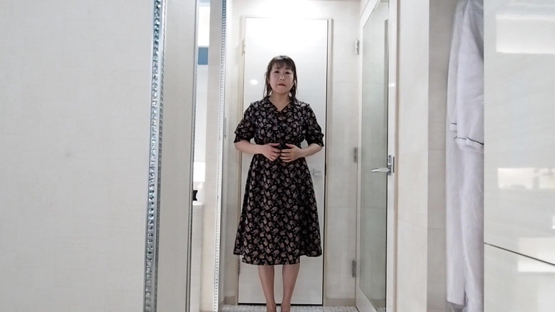 Mayumi Kanzaki: Changing Video Bikini and Boots