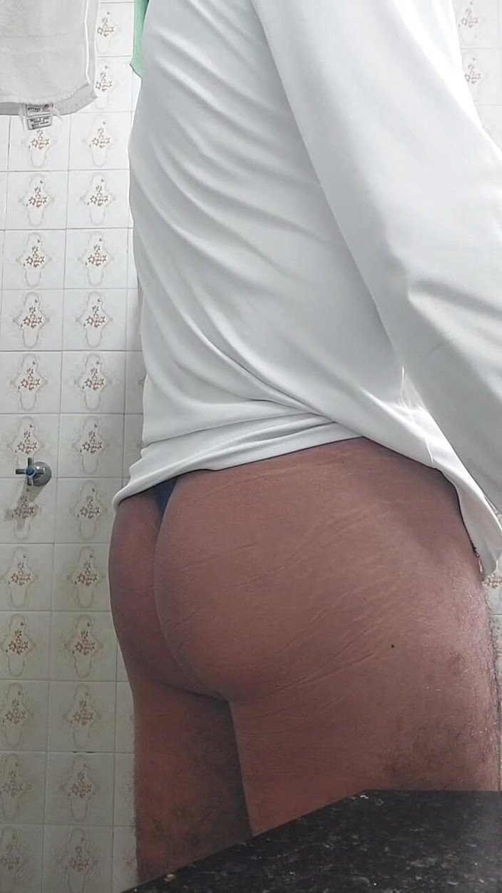 Ladysilvas: Очень шаловливая Ladysilva играет со своей горячей задницей