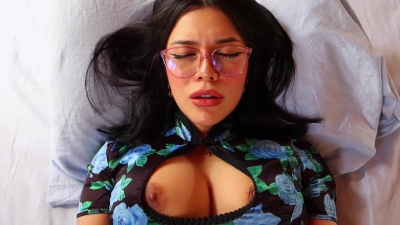 Sweetieluna: A Hot Morning Affair with Your Friend's Wife