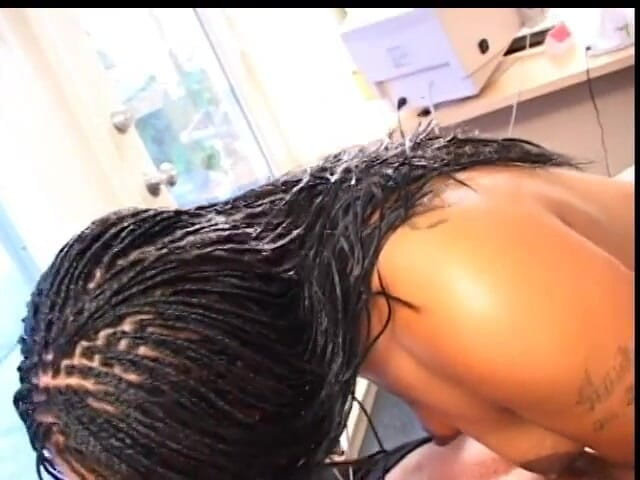 Hot Sex Party: Blowjob 3some with amazing ebony sluts