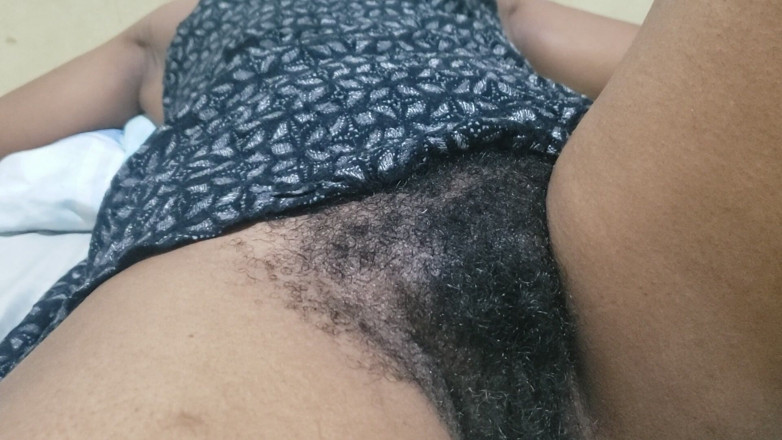 Lovemina: Coño apretado de cerca crea una fantasía nocturna seductora llena...
