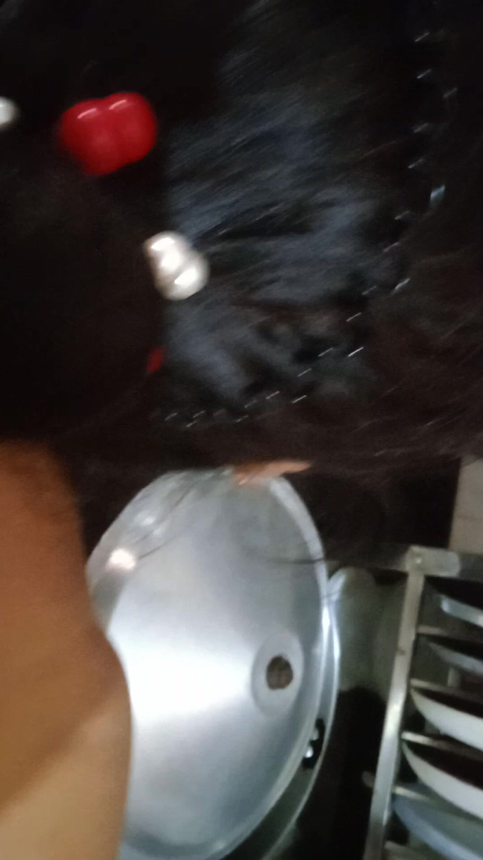 Anar Kali: Maman Nay Nawker Kay Sath dans la cuisine, may choda,...