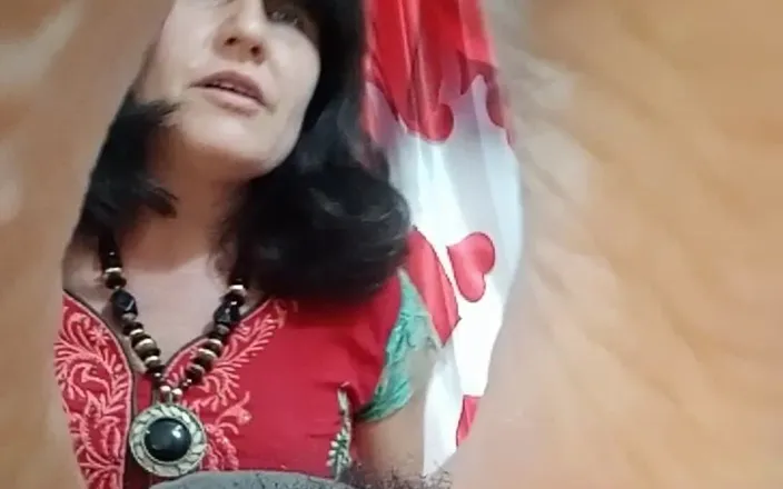 Bolly Karma: Busty Amateur MILF Footjob