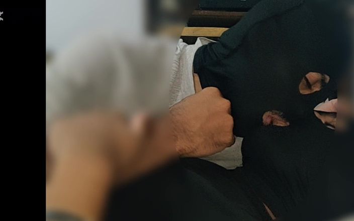 Rabbyal khan: Het botten knullad av vän