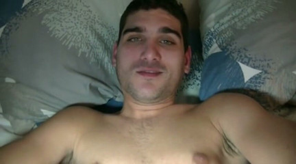 Gaybareback: Doppio creampie per Romeo