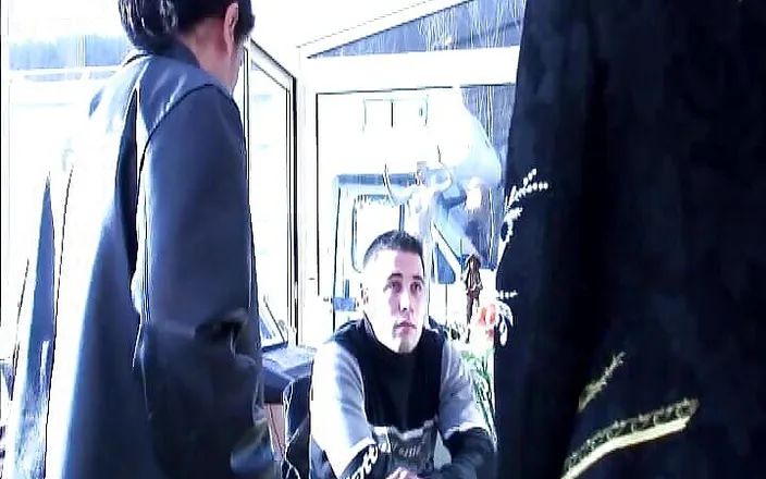 Monde Francais: Good Looking French Babe Gets Gangbang for the First Time