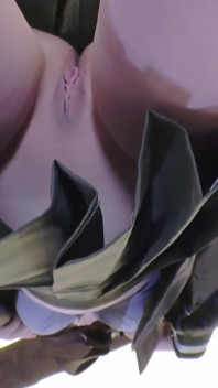 Il baker dell'ufficio in un cosplay kitakami ha rivelato il suo lato giocoso in una performance solista sorprendentemente seducente