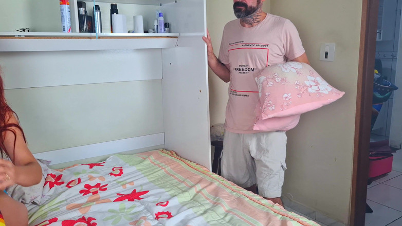 ksalnovinhos: Nečekaná noční návštěva nevlastního otce