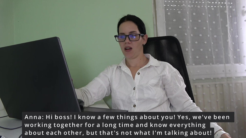 Anna Sky: सुंदर Anna अपने बॉस के छोटे लंड को अपमानित करती है