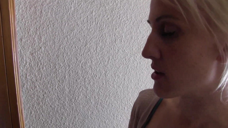 Lesbian Illusion: Duro sesso lesbico con una milf imminente