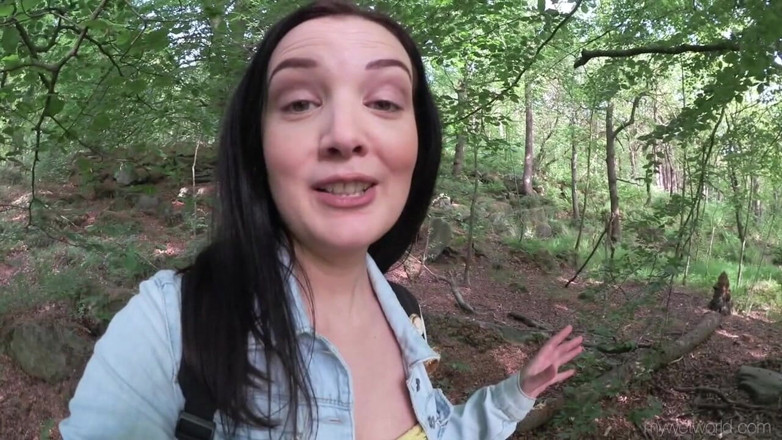 Faye Taylor: Desperate to pee in the woods No.2