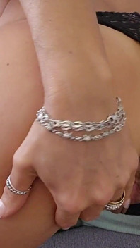 Angelina บ่ายเงี่ยนๆ กับควยปลอมของเธอ
