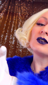 Infirmière médicale nitrile blanche, gants et fourrure avec du rouge à lèvres foncé - ASMR blonde