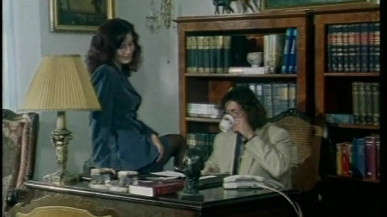 Inthe MILF room: Psychologist Fucks Secretary Doggy Style on Desk