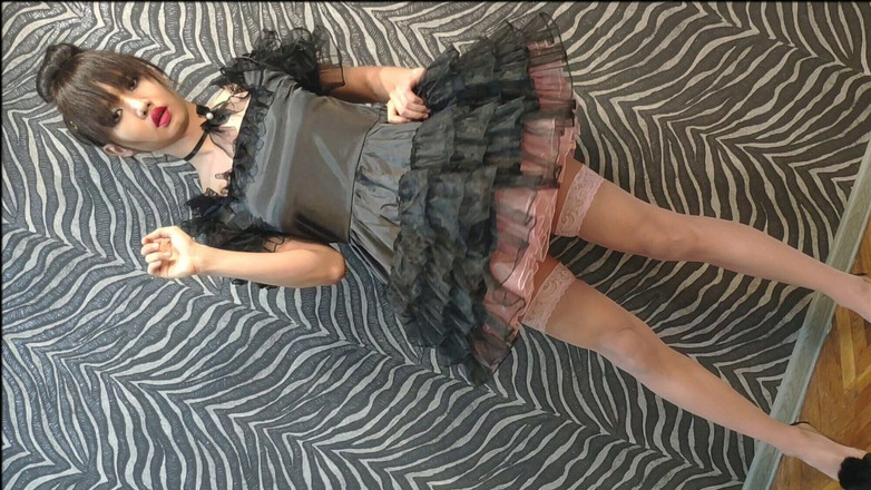 Ponny Letany: 穿着高跟鞋和性感礼服的性感Barbie tgirl Sissy