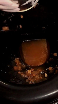 Antrenament Dezgustător Mâncând Alimente De La Toiletbowl De Strictă Germană Slabă Femdom Partea 1