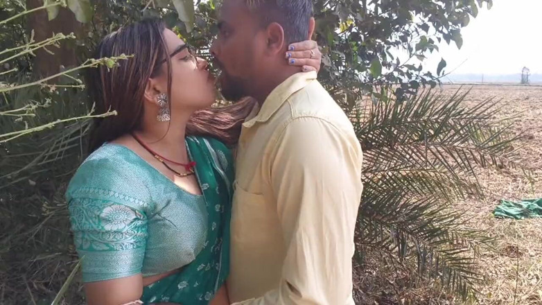 Sona bhabhi: बंगाली सेक्सी गांव की पत्नी अपने पति को मारती है और अपने प्रेमी से बाहर मिलती है, बंगाली सेक्स वीडियो