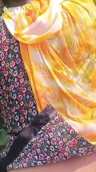 Village Desi Bhabhi fucked w Musztarda w Pieska Styl. Seks na świeżym powietrzu Desi Bhabhi z Dewarem