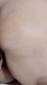 Desi bella donna netu mostra il suo bel culo grosso e si prepara per la scopata della figa