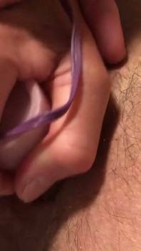 Brunetka MILF w okularach i leginsach Zamknij cipkę Graj z królikiem