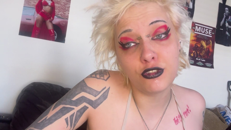 Glitterqueen1999: Zvyk) Škrábání mého jazyka pro chlapce, který mě má rád