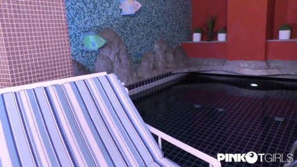 Pinko TGirls: De tranny Renata Farias krijgt haar kont gebroken door de...