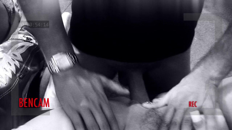 Group Sex Stories: Cewek latina yang lagi sange berat ini dientot habis-habisan sama...