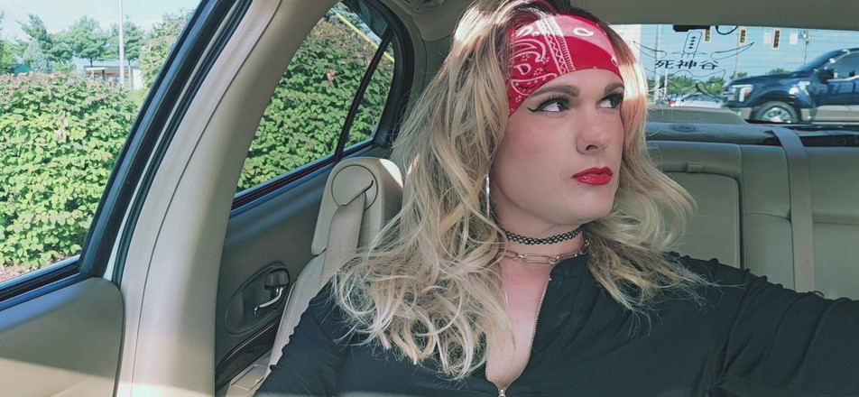 Darkfetish2k: Kylie, bombasses, fétiche, jeu de voiture