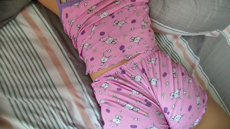 Porntner: Aku ditawarin uang 50 dolar untuk ngentot pantat ibu tiriku dan...