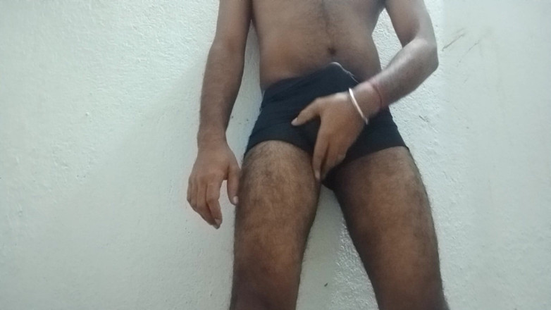 Johny97: Hadi sikişelim.sikime otur sonra amını pompalayım