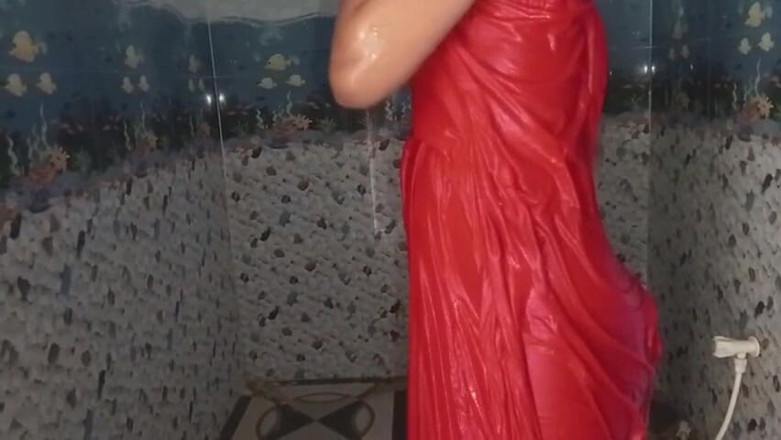 Ankurpriya000: Priya bhabhi nimmt bad in ihrem badezimmer - sexy