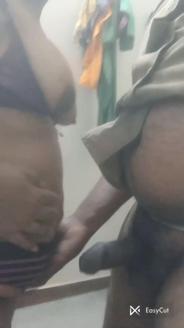 Pickup maami: Řidič kamionu rád zaplatil vdovu