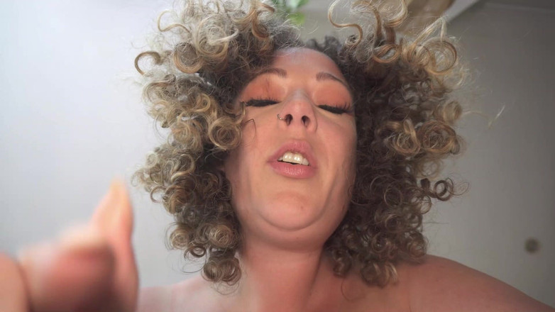 Sasha Curves: 거인으로부터 숨어서