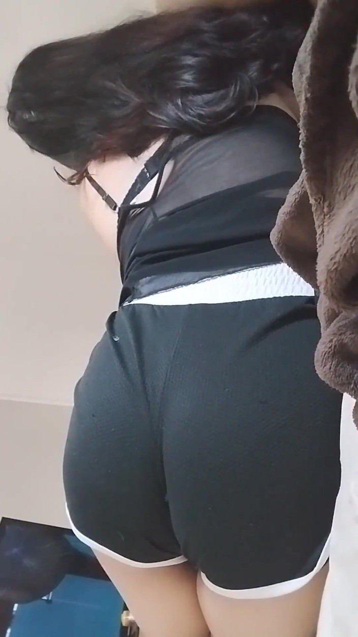 Mexicasero: 和我穿着丰富迷你短裤的邻居