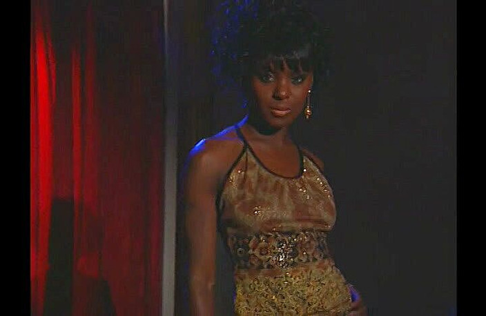 Outdoor pervs: ホット黒クーガーは彼女の人生の乗り物を取得します