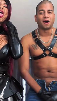 Humillando a la señora y dominatrix latinas de pollas grandes